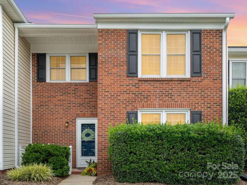 10929 Winterbourne Court, Charlotte, NC 28277.  MLS# CAR4296460, YatesRealty ID 35194. Front Exterior
