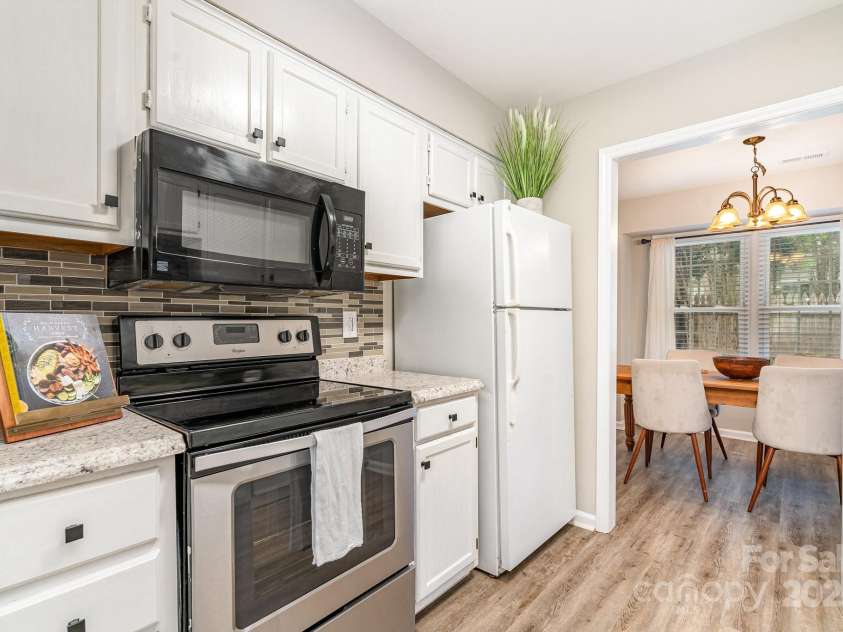 10929 Winterbourne Court, Charlotte, NC 28277.  MLS# CAR4296460, YatesRealty ID 35194. Kitchen