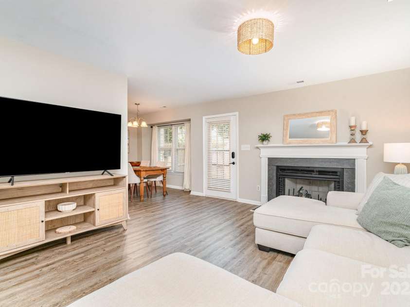 10929 Winterbourne Court, Charlotte, NC 28277.  MLS# CAR4296460, YatesRealty ID 35194. Living Room