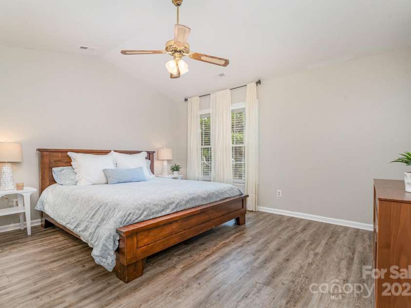 10929 Winterbourne Court, Charlotte, NC 28277.  MLS# CAR4296460, YatesRealty ID 35194. Primary Bedroom