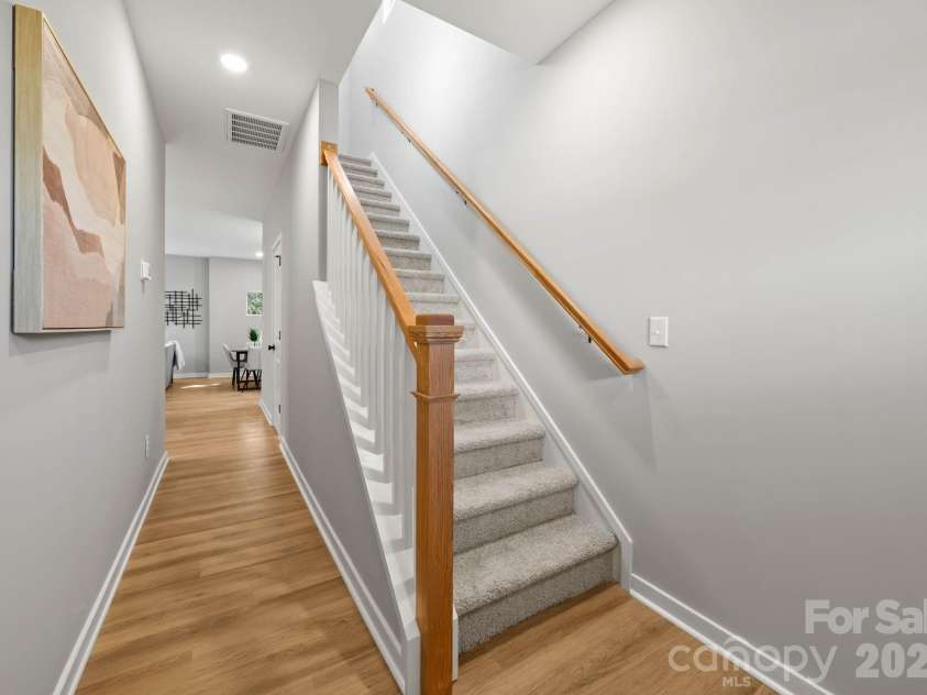 2017 Custer Street, Charlotte, NC 28216.  MLS# CAR4390591, YatesRealty ID 35195. 
