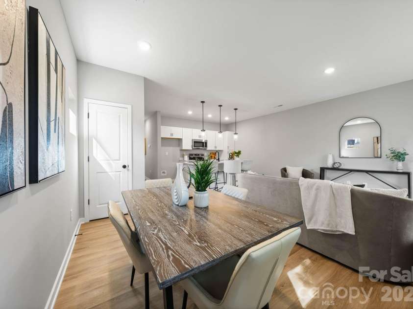 2017 Custer Street, Charlotte, NC 28216.  MLS# CAR4390591, YatesRealty ID 35195. 