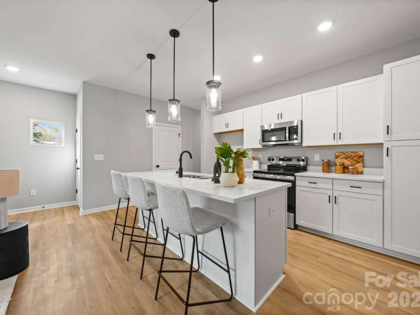 2013 Custer Street, Charlotte, NC 28216.  MLS# CAR4390590, YatesRealty ID 35196. 