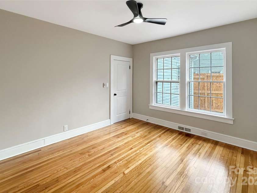 317 8th Street, Hickory, NC 28601.  MLS# CAR4293571, YatesRealty ID 35197. Main Level Bedroom