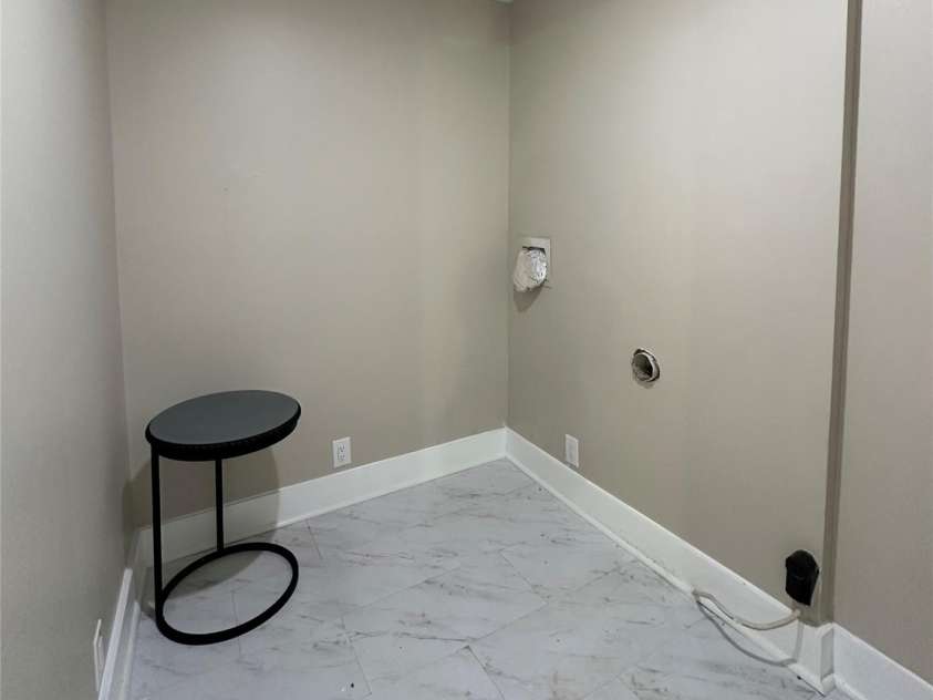 317 8th Street, Hickory, NC 28601.  MLS# CAR4293571, YatesRealty ID 35197. Main Level Laundry