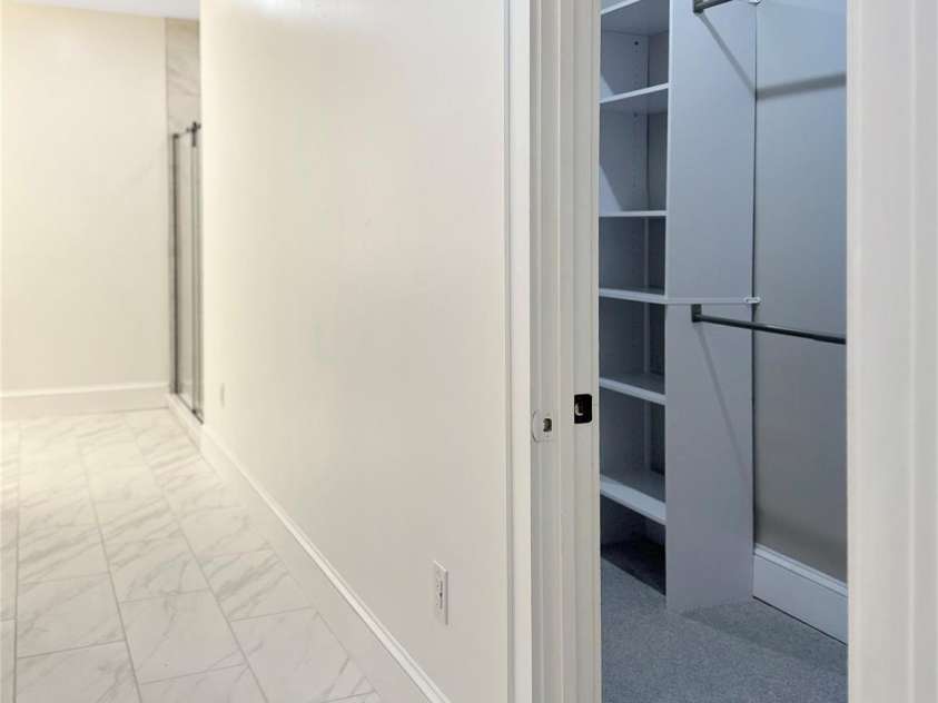 317 8th Street, Hickory, NC 28601.  MLS# CAR4293571, YatesRealty ID 35197. Primary Suite