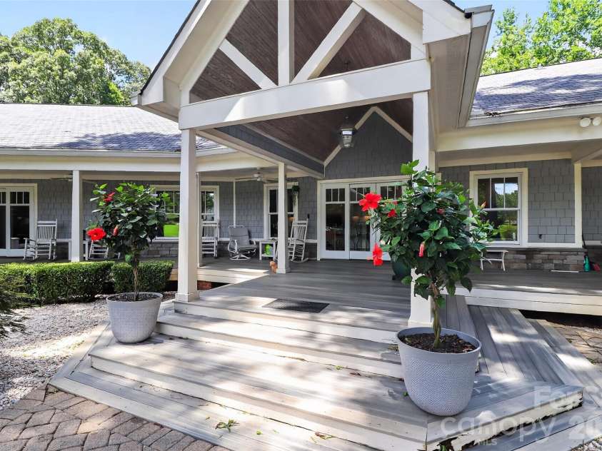 9704 Saddle Avenue, Waxhaw, NC 28173.  MLS# CAR4400749, YatesRealty ID 35198. 
