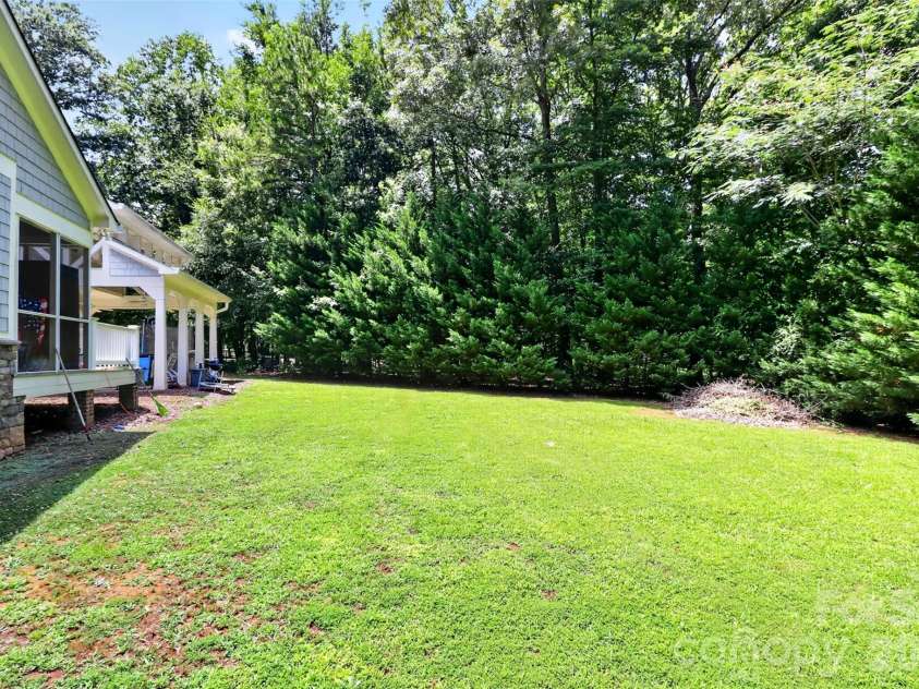 9704 Saddle Avenue, Waxhaw, NC 28173.  MLS# CAR4400749, YatesRealty ID 35198. 
