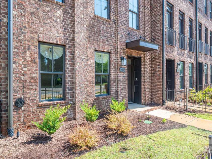 234 Gilead Road, Huntersville, NC 28078.  MLS# CAR4285483, YatesRealty ID 35199. 