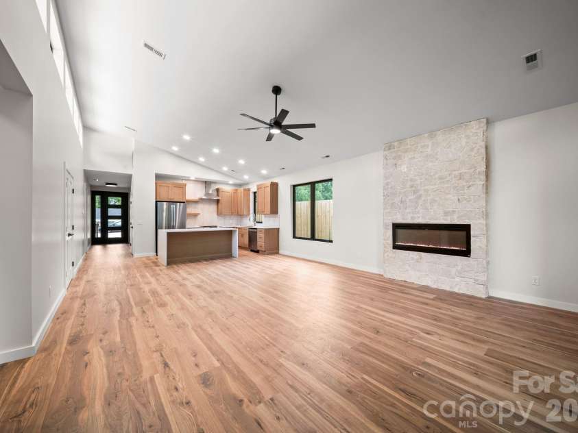 6 Sandhurst Drive, Asheville, NC 28806.  MLS# CAR4400768, YatesRealty ID 35199. 
