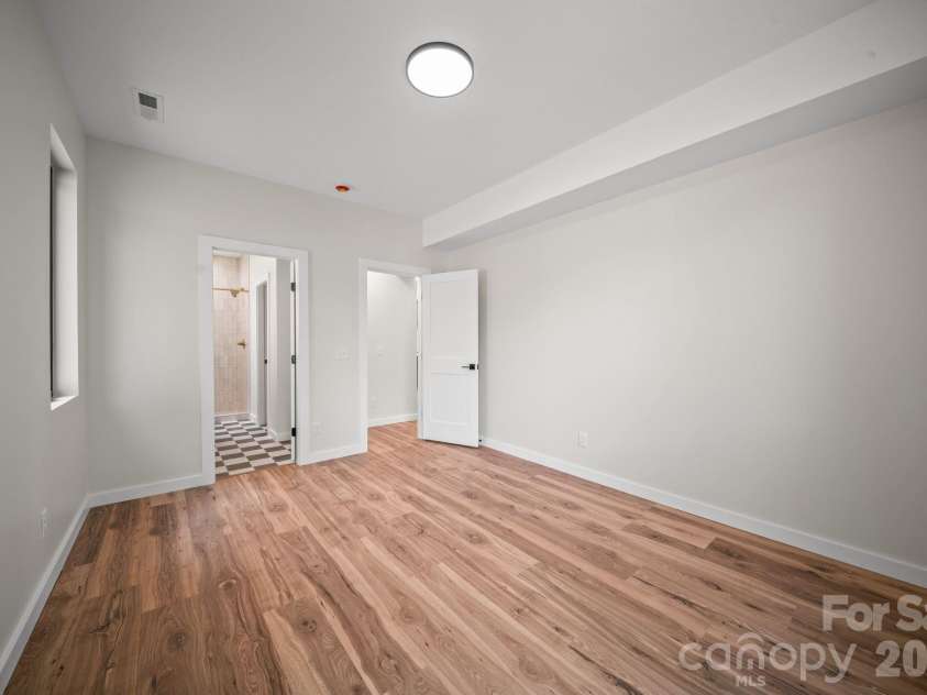 6 Sandhurst Drive, Asheville, NC 28806.  MLS# CAR4400768, YatesRealty ID 35199. 
