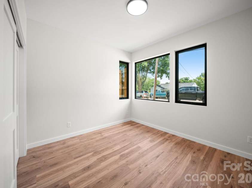 6 Sandhurst Drive, Asheville, NC 28806.  MLS# CAR4400768, YatesRealty ID 35199. 