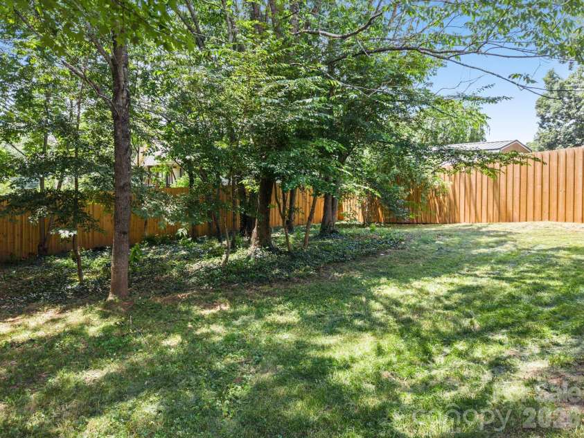 6 Sandhurst Drive, Asheville, NC 28806.  MLS# CAR4400768, YatesRealty ID 35199. 