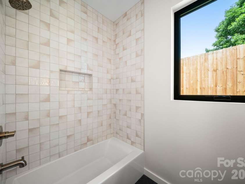 6 Sandhurst Drive, Asheville, NC 28806.  MLS# CAR4400768, YatesRealty ID 35199. 