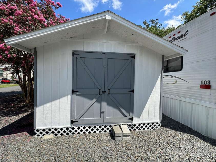 113 Hummingbird Circle, New London, NC 28127.  MLS# CAR4171497, YatesRealty ID 352. 