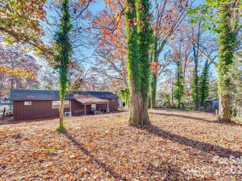 260 Amelia Drive, Fort Mill, SC 29715.  MLS# CAR4313275, YatesRealty ID 352. 