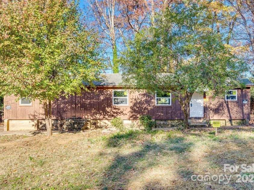 260 Amelia Drive, Fort Mill, SC 29715.  MLS# CAR4313275, YatesRealty ID 352. 