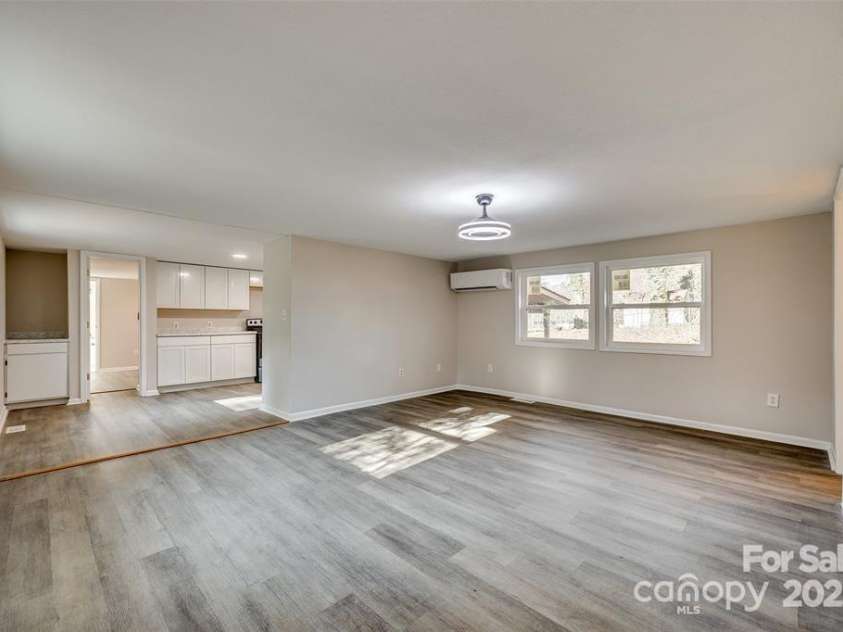 260 Amelia Drive, Fort Mill, SC 29715.  MLS# CAR4313275, YatesRealty ID 352. 