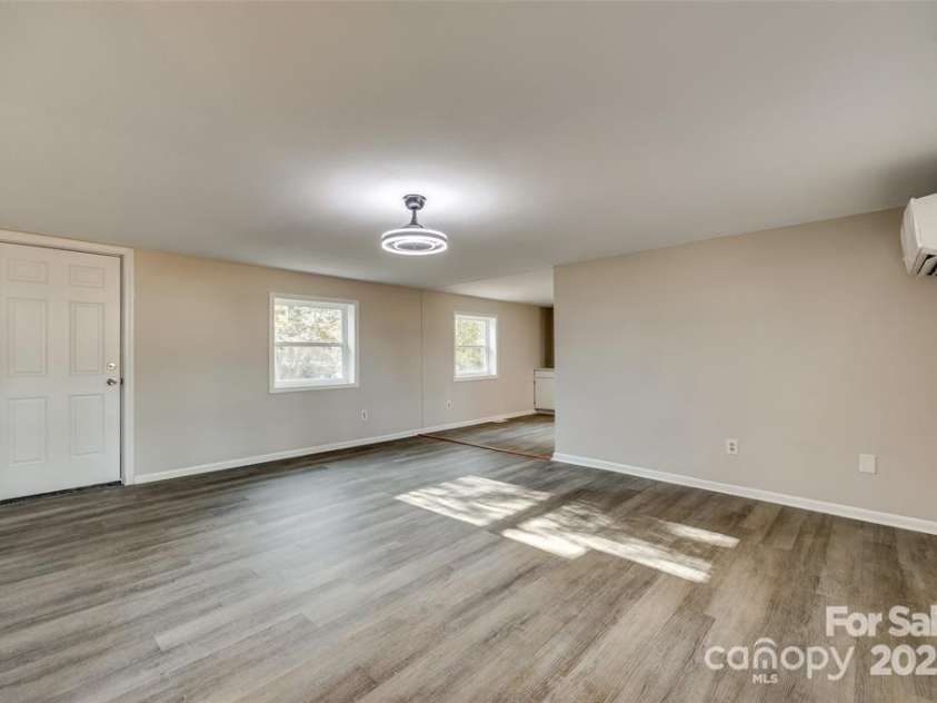 260 Amelia Drive, Fort Mill, SC 29715.  MLS# CAR4313275, YatesRealty ID 352. 