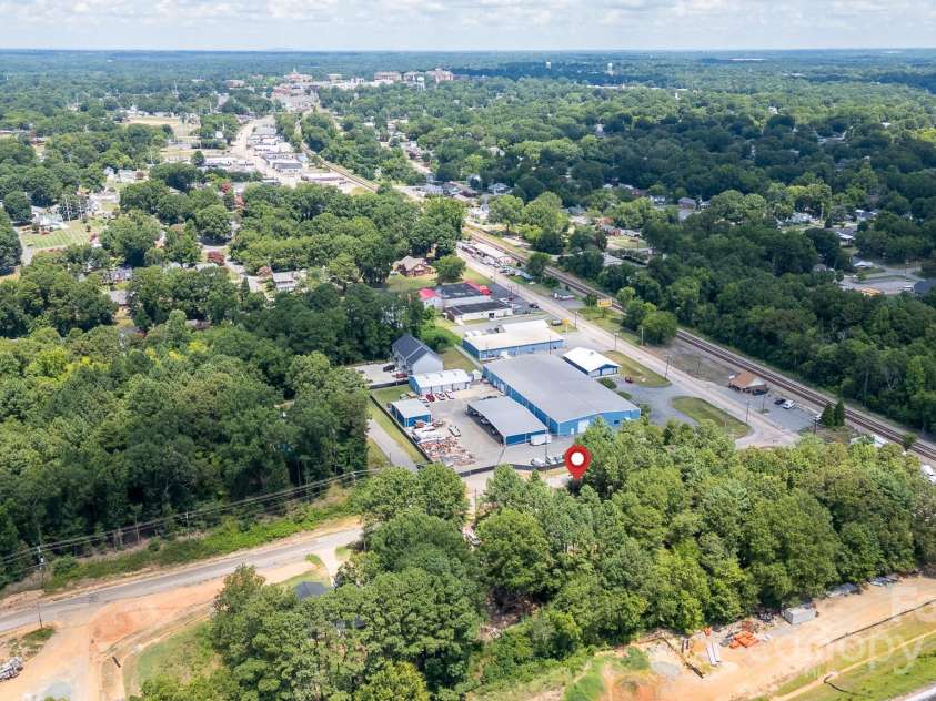 125 Lowrance Avenue, Kannapolis, NC 28081.  MLS# CAR4282320, YatesRealty ID 3520. 