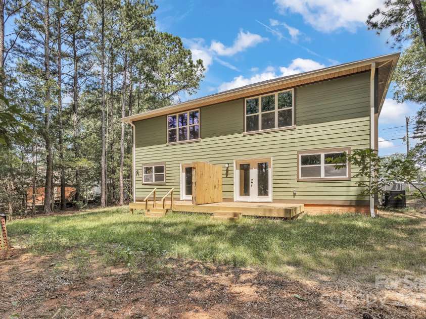 125 Lowrance Avenue, Kannapolis, NC 28081.  MLS# CAR4282320, YatesRealty ID 3520. 