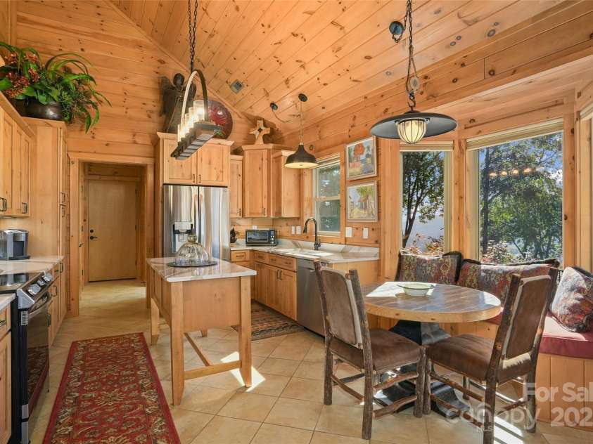 522 Woody Lane, Waynesville, NC 28786.  MLS# CAR4293647, YatesRealty ID 35200. 
