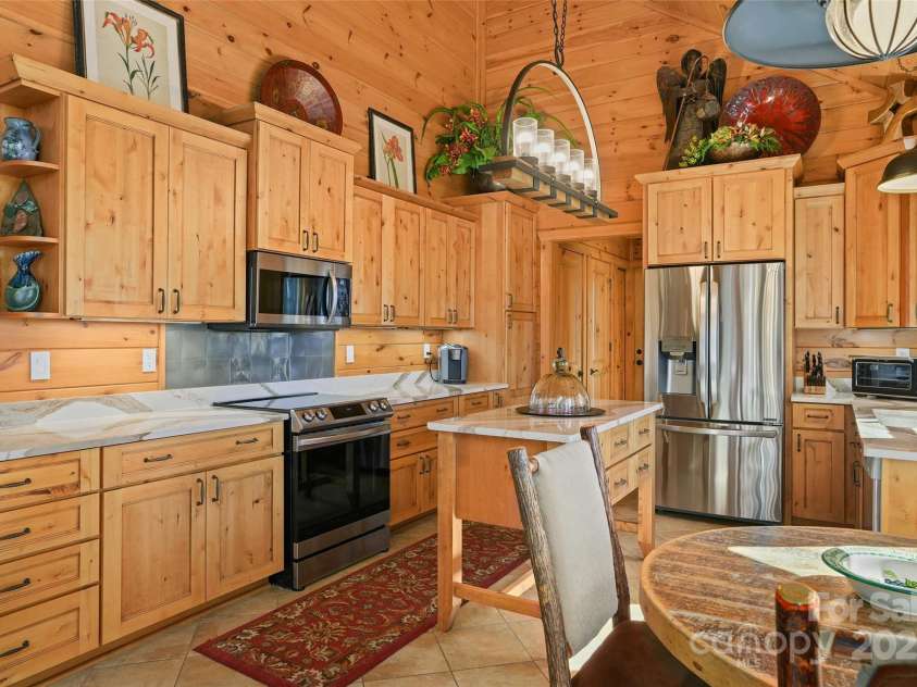 522 Woody Lane, Waynesville, NC 28786.  MLS# CAR4293647, YatesRealty ID 35200. 