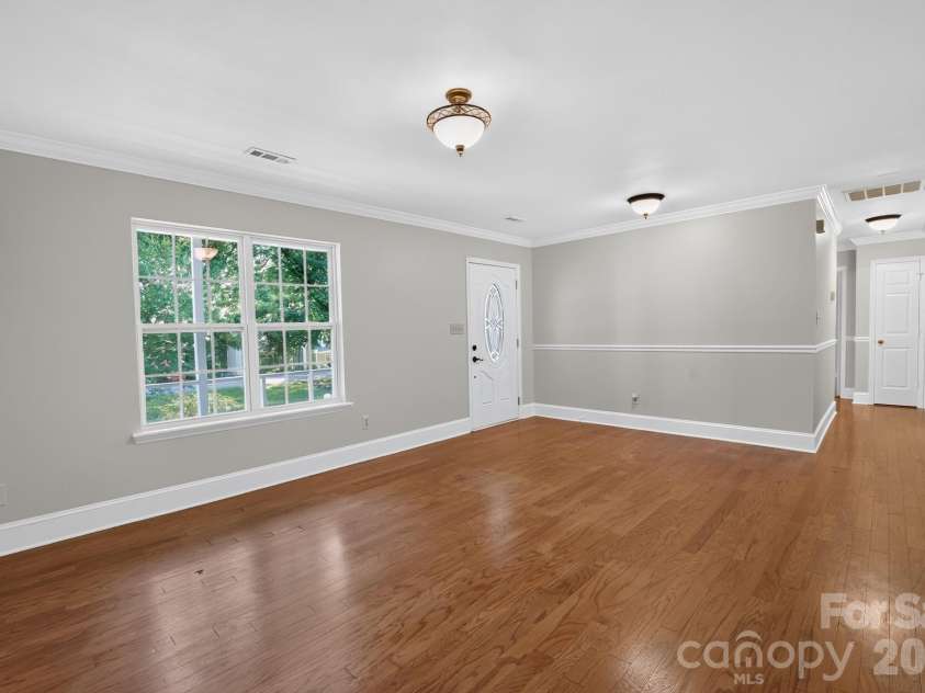 3909 Carmel Forest Drive, Charlotte, NC 28226.  MLS# CAR4395578, YatesRealty ID 35201. 