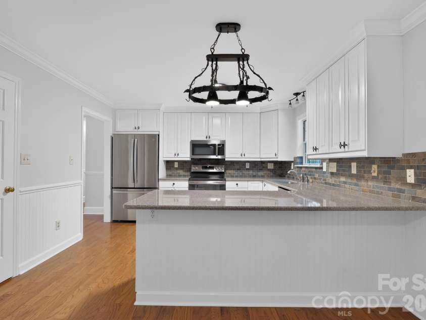3909 Carmel Forest Drive, Charlotte, NC 28226.  MLS# CAR4395578, YatesRealty ID 35201. 