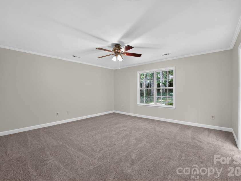 3909 Carmel Forest Drive, Charlotte, NC 28226.  MLS# CAR4395578, YatesRealty ID 35201. 