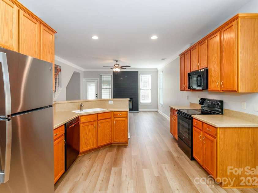 8010 Cottsbrooke Drive, Huntersville, NC 28078.  MLS# CAR4297605, YatesRealty ID 35201. 