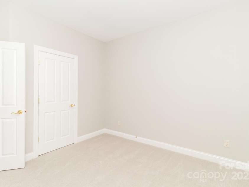8010 Cottsbrooke Drive, Huntersville, NC 28078.  MLS# CAR4297605, YatesRealty ID 35201. 