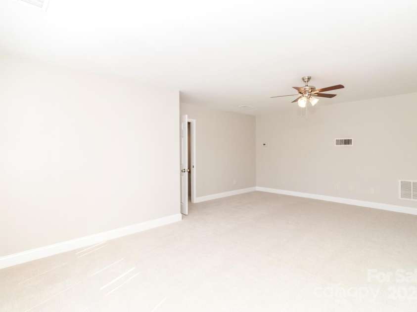8010 Cottsbrooke Drive, Huntersville, NC 28078.  MLS# CAR4297605, YatesRealty ID 35201. 
