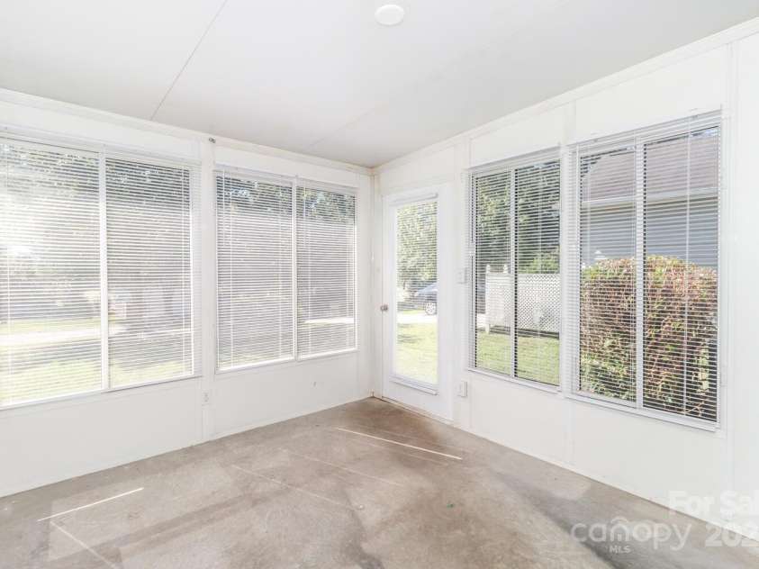 8010 Cottsbrooke Drive, Huntersville, NC 28078.  MLS# CAR4297605, YatesRealty ID 35201. 