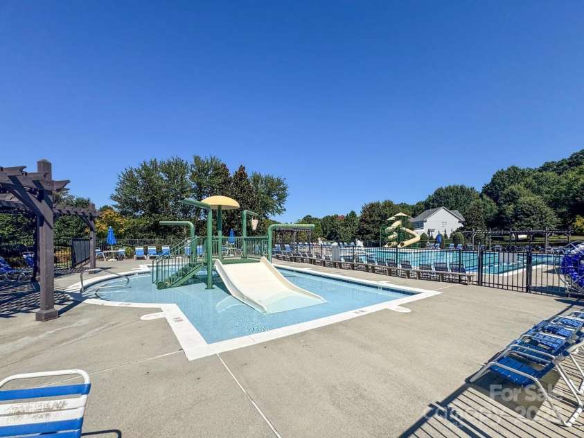 8010 Cottsbrooke Drive, Huntersville, NC 28078.  MLS# CAR4297605, YatesRealty ID 35201. 