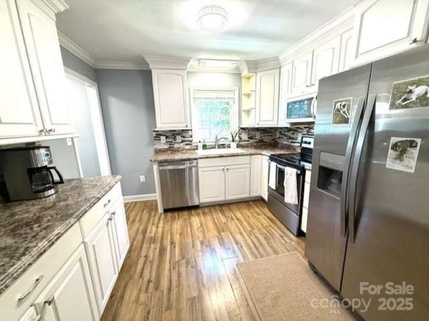 2411 Winterfield Drive, Gastonia, NC 28056.  MLS# CAR4297530, YatesRealty ID 35204. 