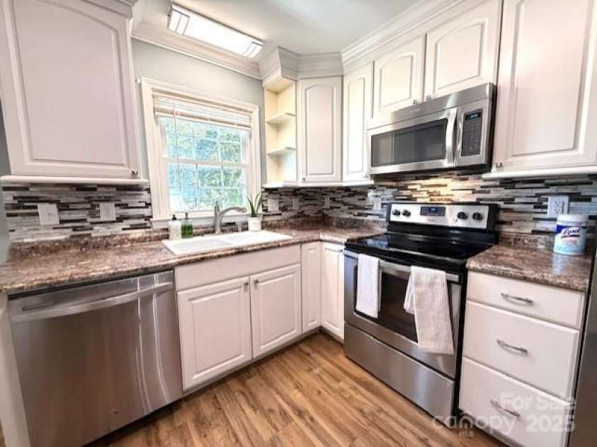 2411 Winterfield Drive, Gastonia, NC 28056.  MLS# CAR4297530, YatesRealty ID 35204. 