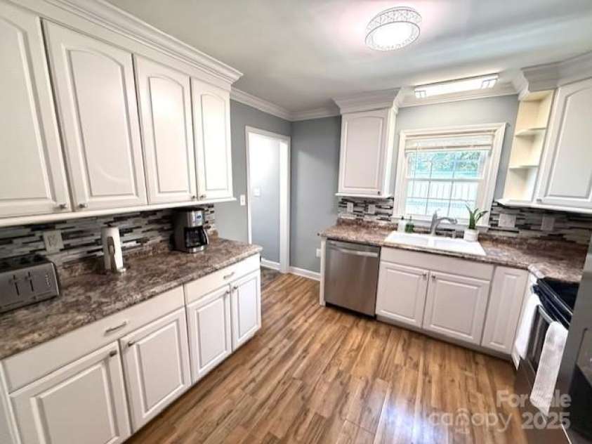 2411 Winterfield Drive, Gastonia, NC 28056.  MLS# CAR4297530, YatesRealty ID 35204. 