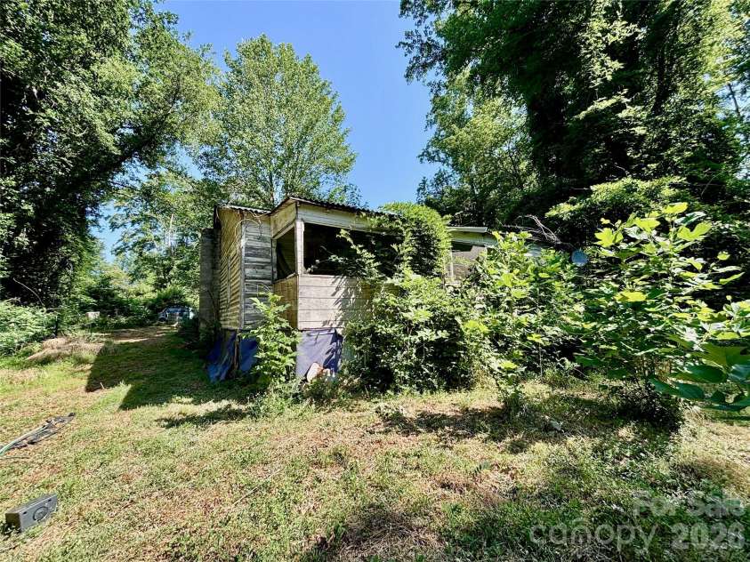 137 Napa Drive, Rutherfordton, NC 28139.  MLS# CAR4379149, YatesRealty ID 35205. 