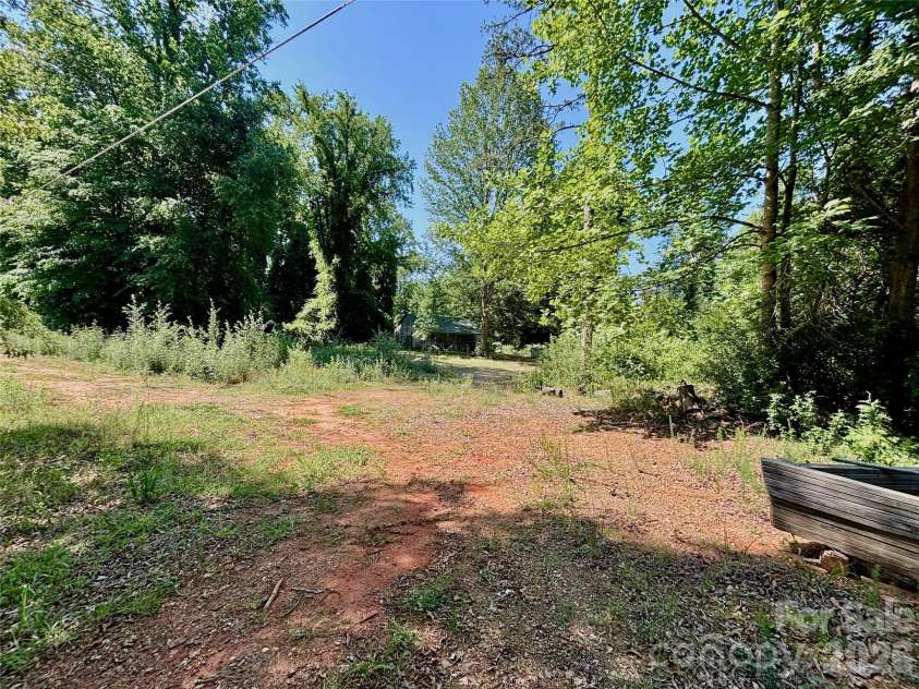 137 Napa Drive, Rutherfordton, NC 28139.  MLS# CAR4379149, YatesRealty ID 35205. 