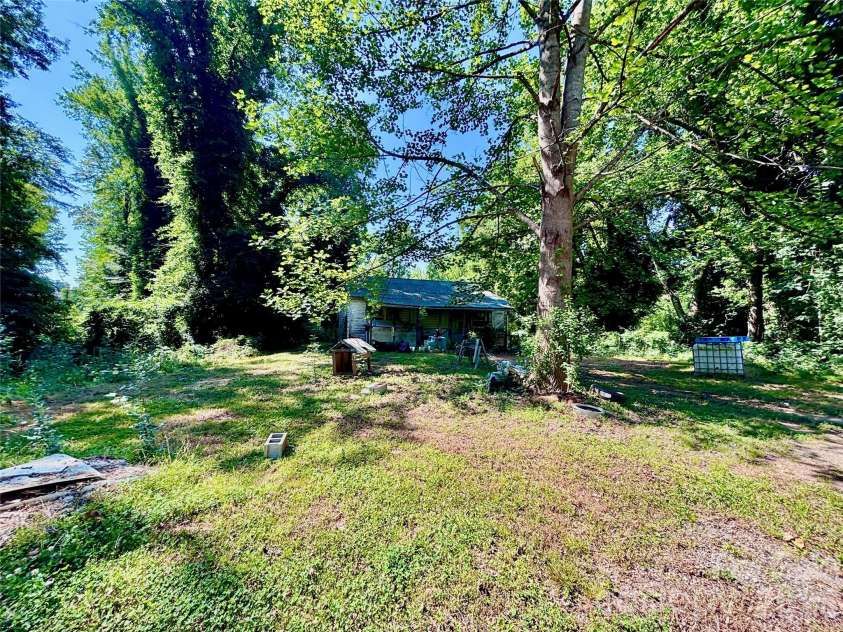 137 Napa Drive, Rutherfordton, NC 28139.  MLS# CAR4379149, YatesRealty ID 35205. 