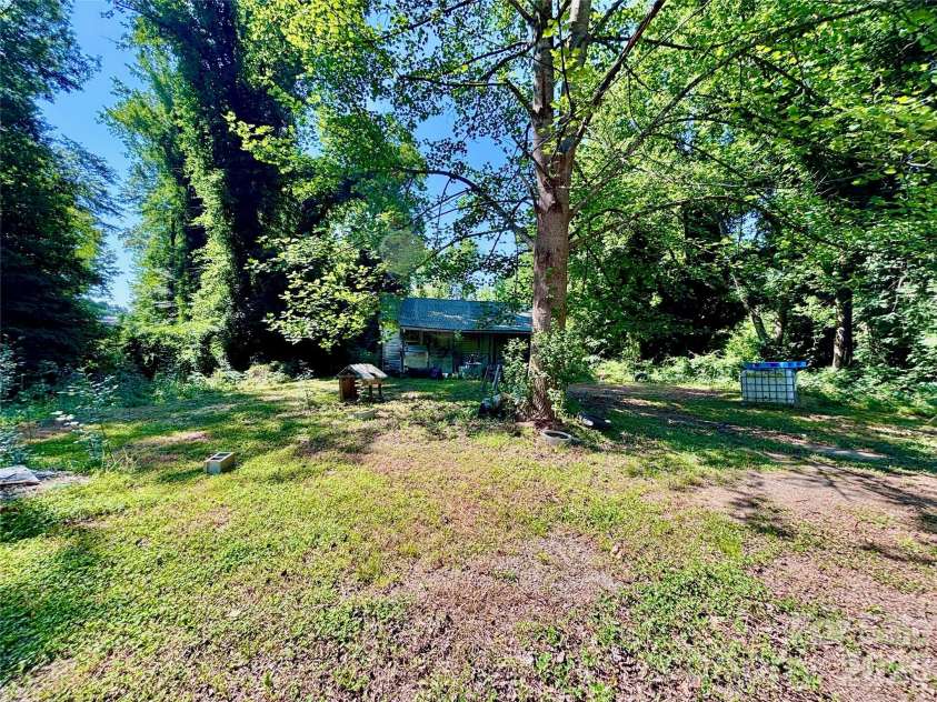 137 Napa Drive, Rutherfordton, NC 28139.  MLS# CAR4379149, YatesRealty ID 35205. 