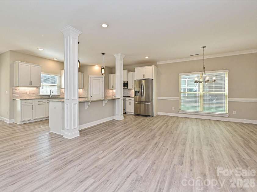 6320 Kennard Drive, Charlotte, NC 28216.  MLS# CAR4400358, YatesRealty ID 35206. Dining Area/ Kitchen