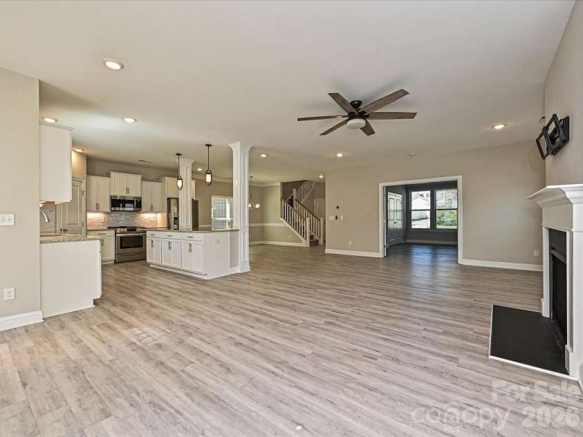 6320 Kennard Drive, Charlotte, NC 28216.  MLS# CAR4400358, YatesRealty ID 35206. Great Room