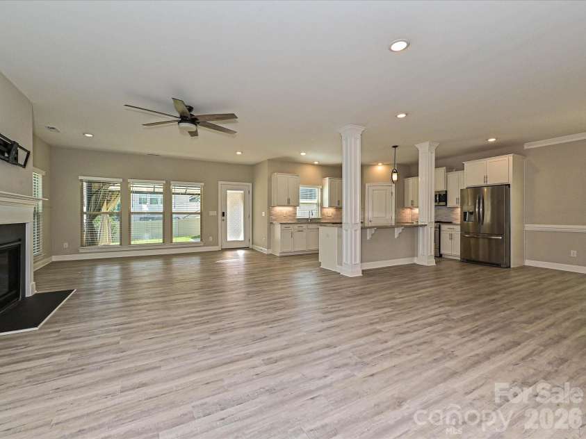 6320 Kennard Drive, Charlotte, NC 28216.  MLS# CAR4400358, YatesRealty ID 35206. Great Room
