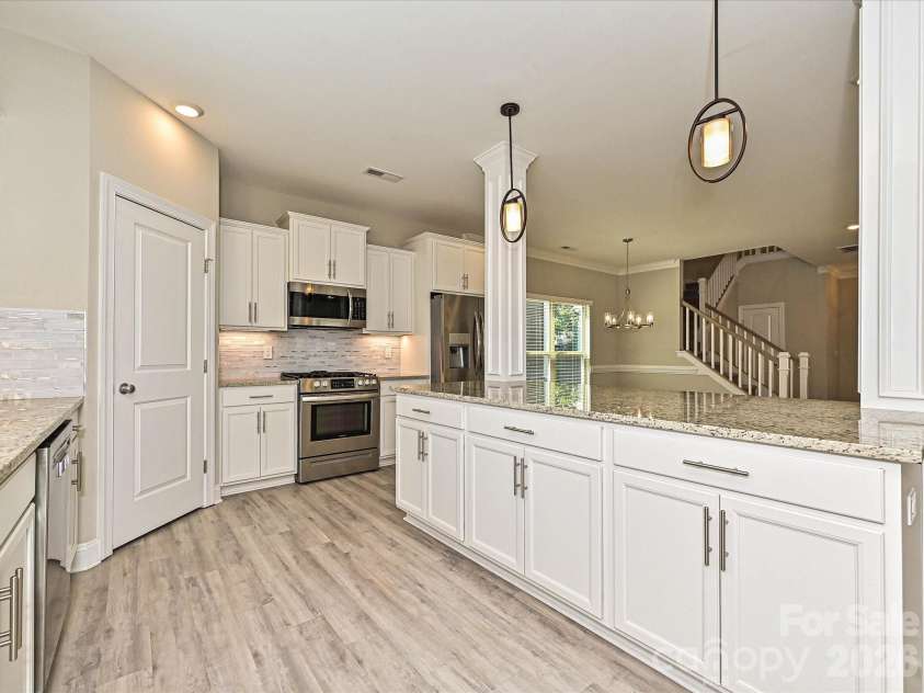 6320 Kennard Drive, Charlotte, NC 28216.  MLS# CAR4400358, YatesRealty ID 35206. Kitchen