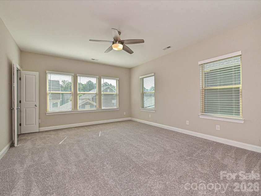 6320 Kennard Drive, Charlotte, NC 28216.  MLS# CAR4400358, YatesRealty ID 35206. Primary Bedroom