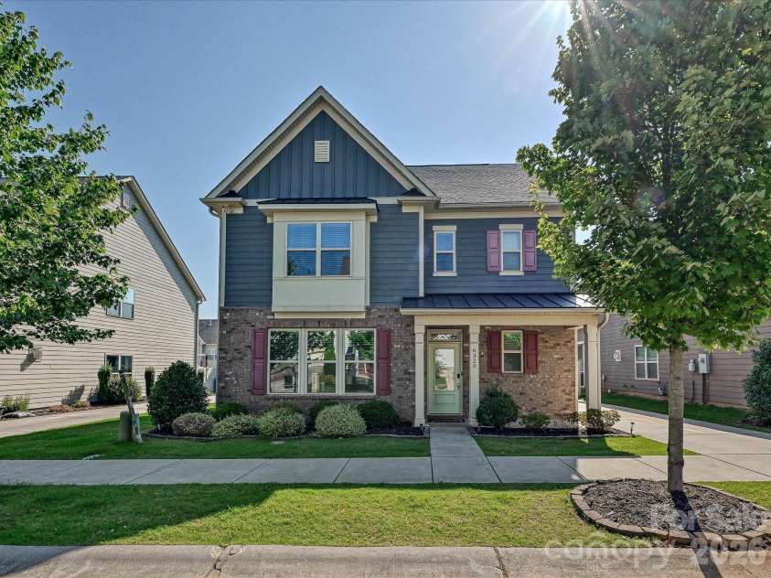 6320 Kennard Drive, Charlotte, NC 28216.  MLS# CAR4400358, YatesRealty ID 35206. Welcome Home!