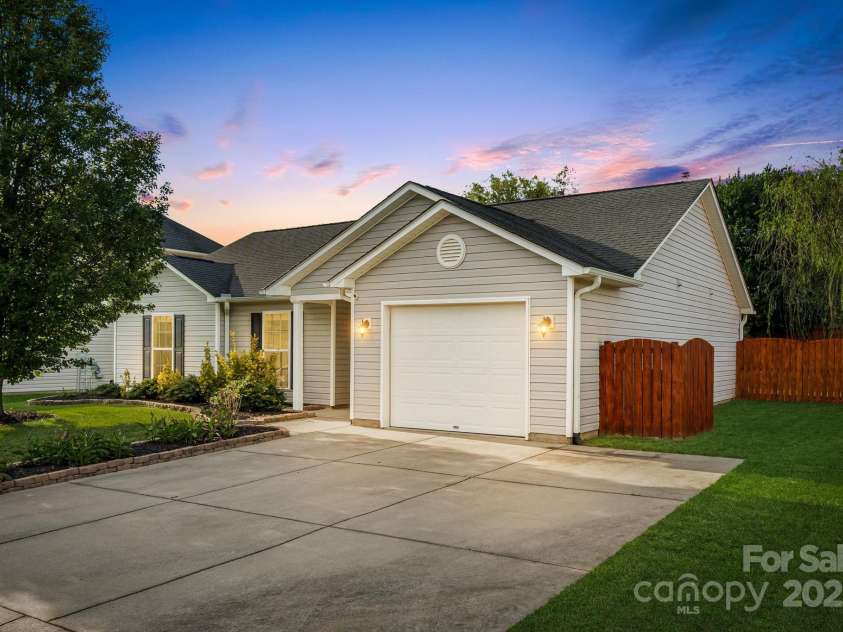 299 Swift Creek Road, Fletcher, NC 28732.  MLS# CAR4297720, YatesRealty ID 35207. 
