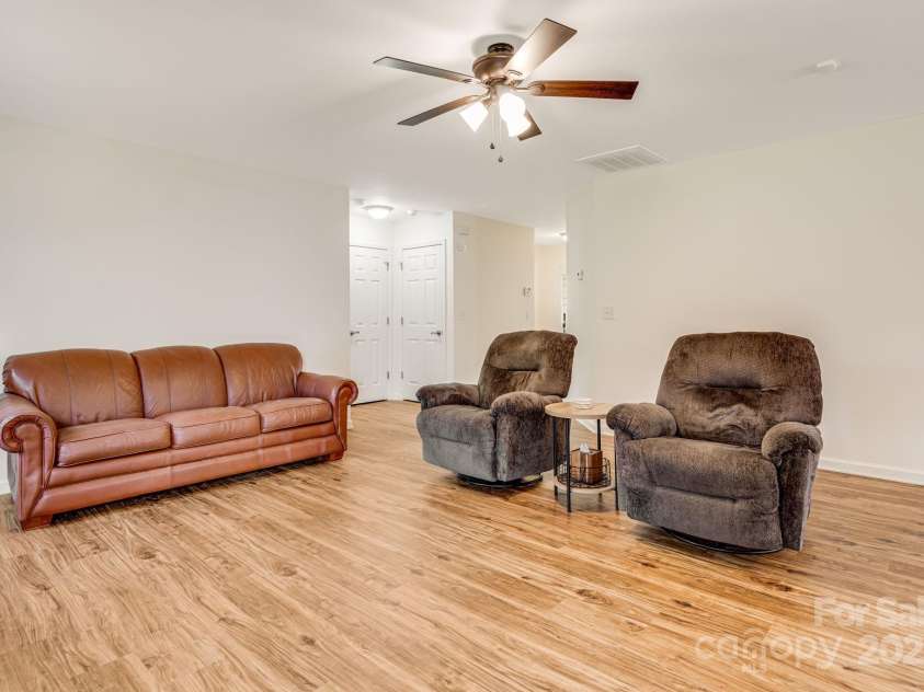 299 Swift Creek Road, Fletcher, NC 28732.  MLS# CAR4297720, YatesRealty ID 35207. 